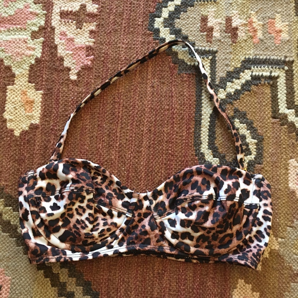 NWOT leopard bikini swim top sz small